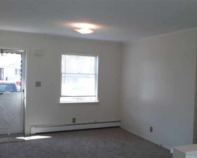 Building Photo - 1331 Manor Ln