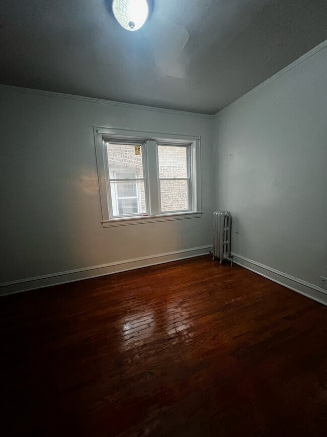 Foto del edificio - 2450 N Hamlin Ave