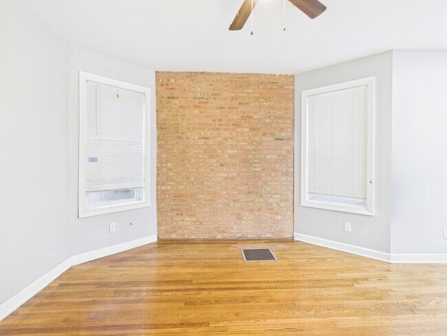 Foto del edificio - 6639 S Bishop St