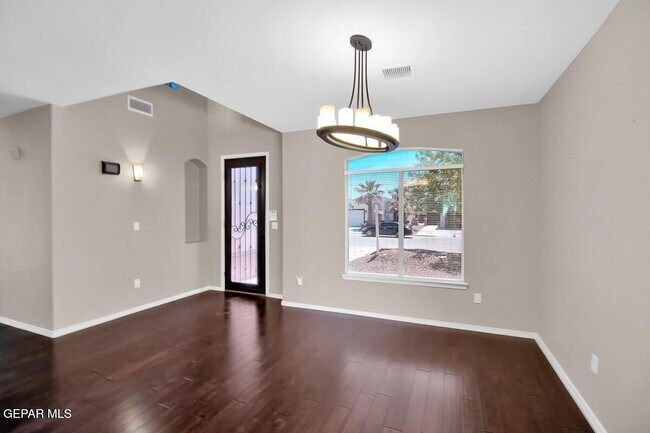 Foto del edificio - 14213 Silver Point Ave