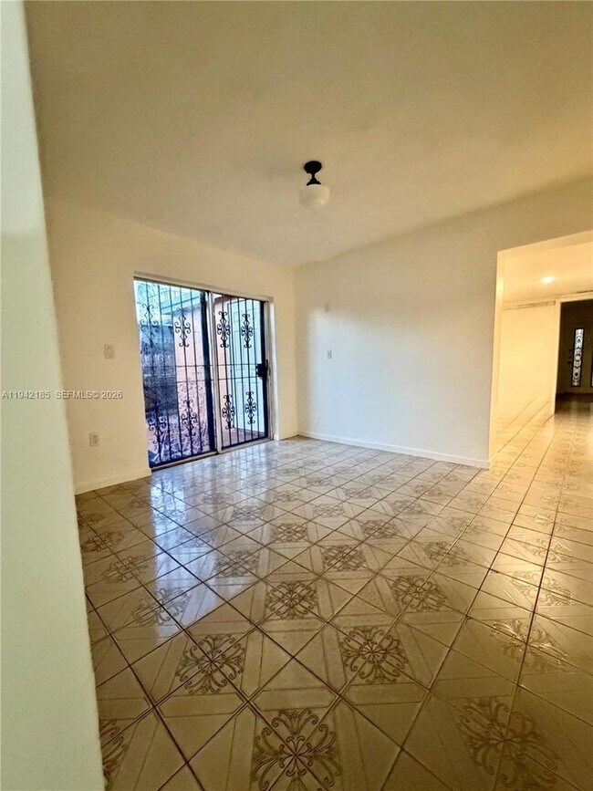 Foto del edificio - 958 E 21st St