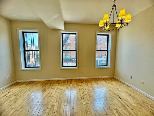 Building Photo - 687 Bergen Ave