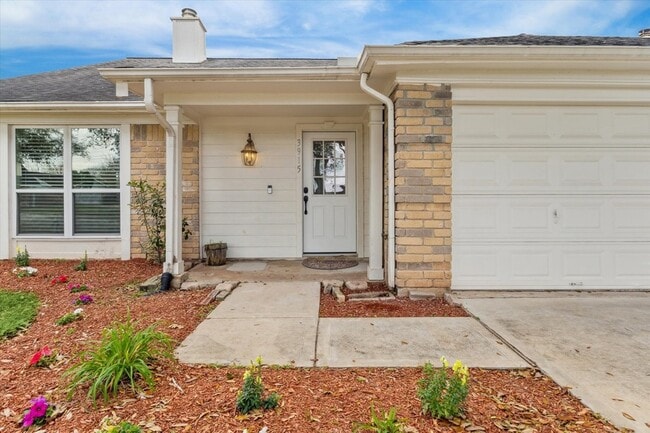 Building Photo - 3915 Flintrock Ln