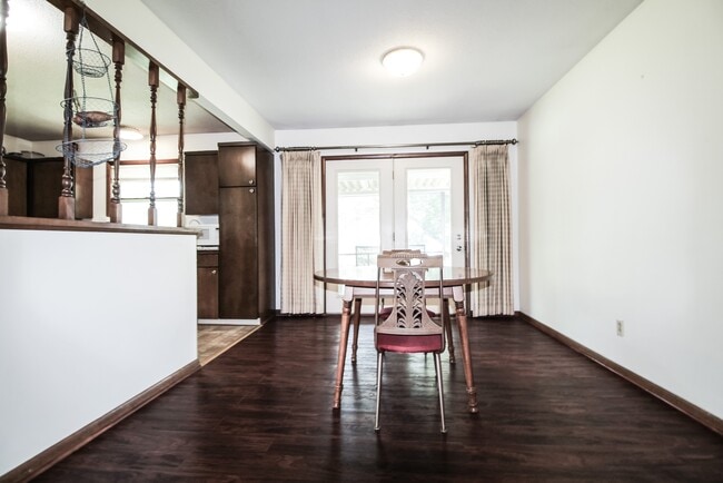 Foto del edificio - 1832 Ranser Rd