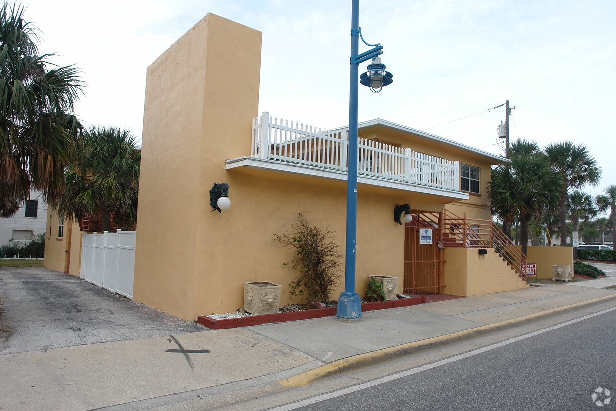 Building Photo - 919 N Atlantic Ave