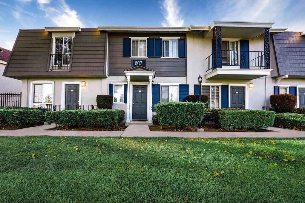 NOLA 624 Rentals in West Covina at 624 S Glendora Ave West Covina, CA