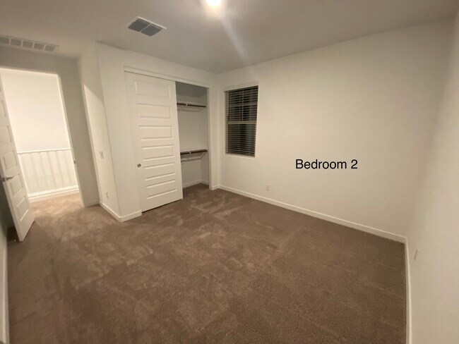 Building Photo - 1150 E Marlin Dr