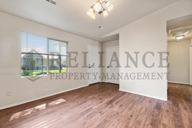 Foto del edificio - 4240 Newell St