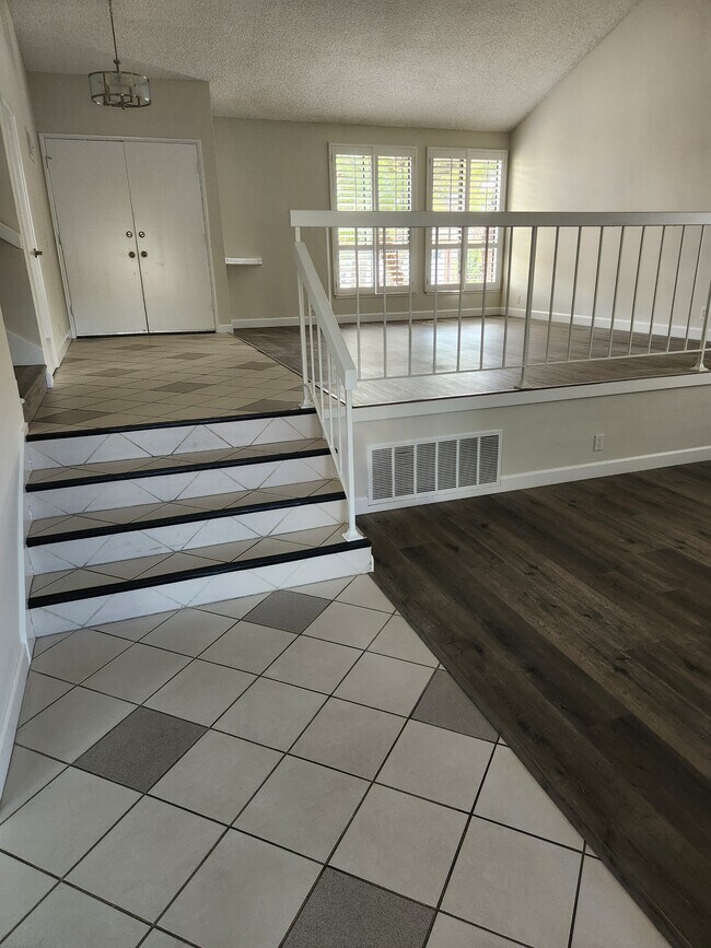 Foto del edificio - 25082 Owens Lake Cir