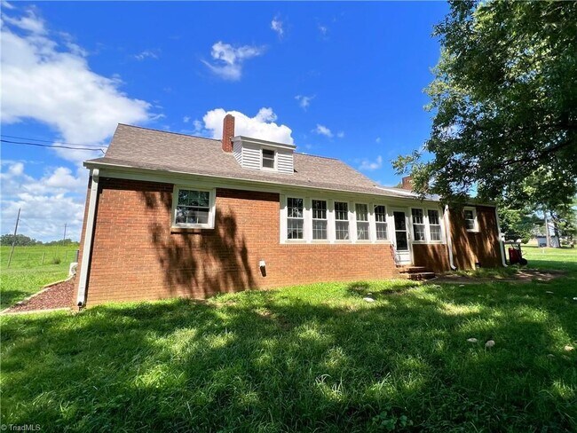 Building Photo - 1761 Ellisboro Rd