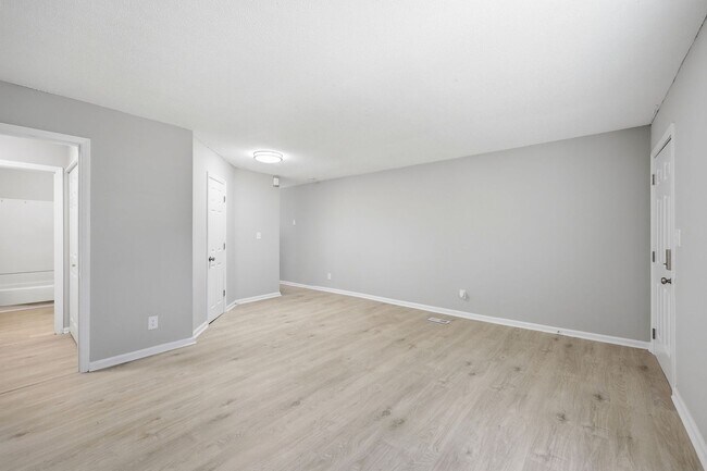 Building Photo - 4800 Hoyle Dr