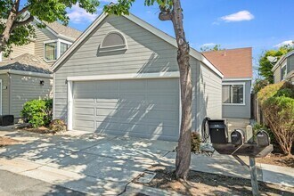 Building Photo - 2827 Burgner Ave