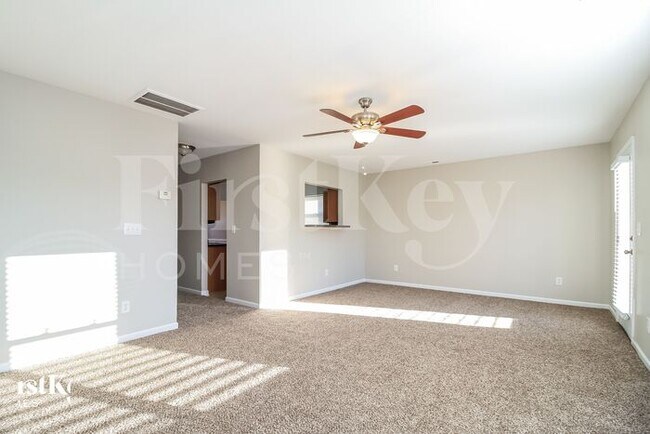 Foto del edificio - 3988 Heather View Ln