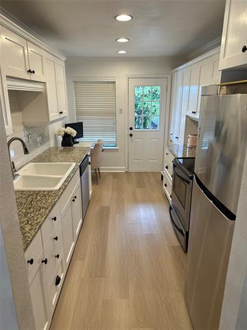 Foto del edificio - 10236 Regal Oaks Dr
