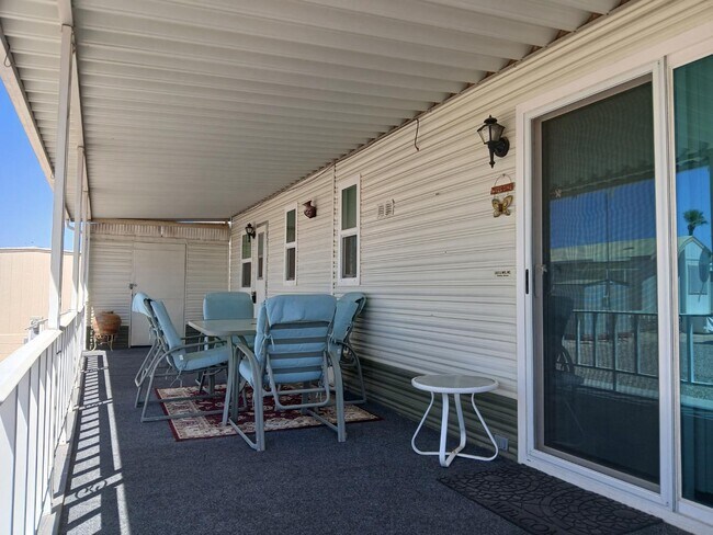 Foto del edificio - 9797 E 32nd St