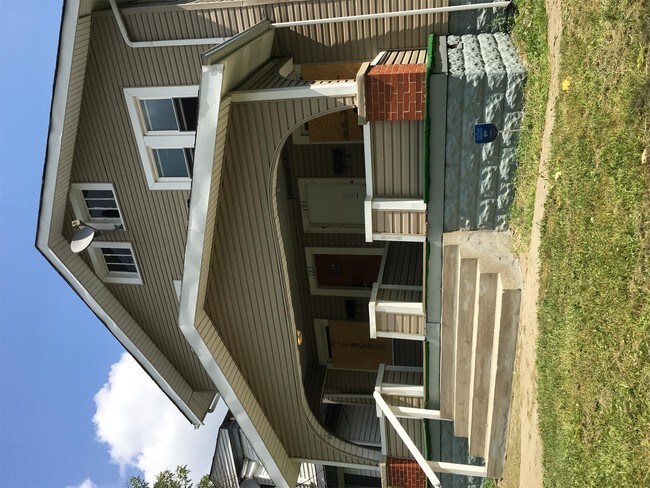 Building Photo - 124 S Wheatland Ave