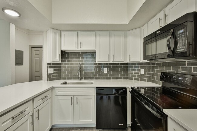 Get Up to 3 Weeks Free – Plus an Exclusive... - Get Up to 3 Weeks Free – Plus an Exclusive... Apartment