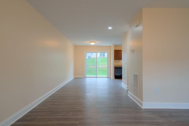 Foto del edificio - Oak Tree Townhome|3 Bed , 3.5 Bath|  June ...