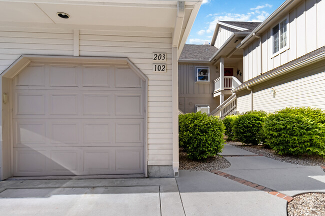 Building Photo - 5146 S Surprise Way