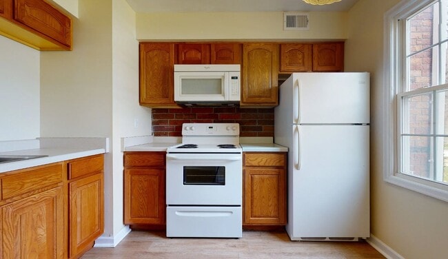 Kitchen - Carriage Hill Townhomes