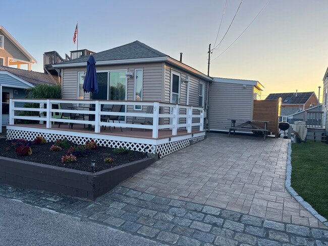 Building Photo - 1499 Ocean Rd