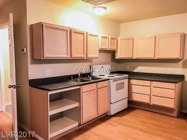 Foto del edificio - 1050 Jeane Ave