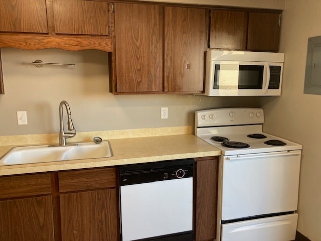 Foto del edificio - 643 Kennedy Dr