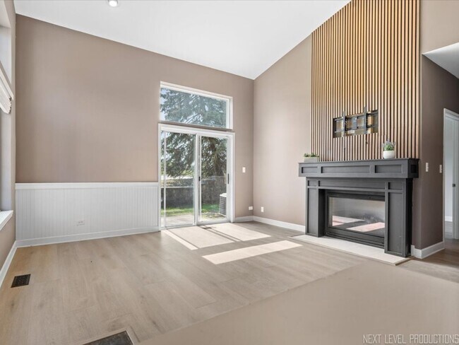 Building Photo - 819 Asbury Dr