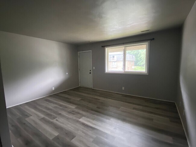 Foto del edificio - 213 Sunnyridge Ct
