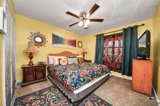 Building Photo - 17018 Water Oak Dr