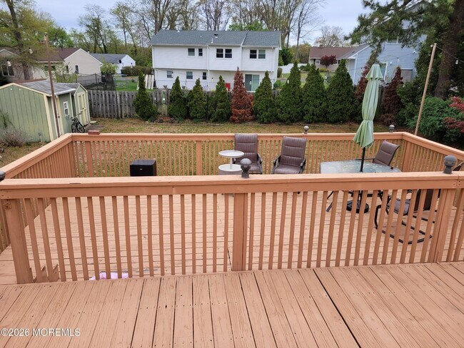 Foto del edificio - 5 Peach Tree Rd