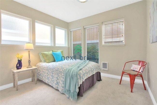 Building Photo - 3 Bed 2 Bath Cherry Hill Townhome