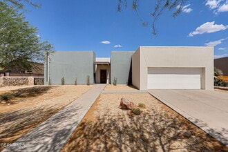 Building Photo - 5708 Valley Laurel St