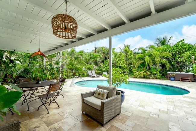 Building Photo - 4017 Monroe St