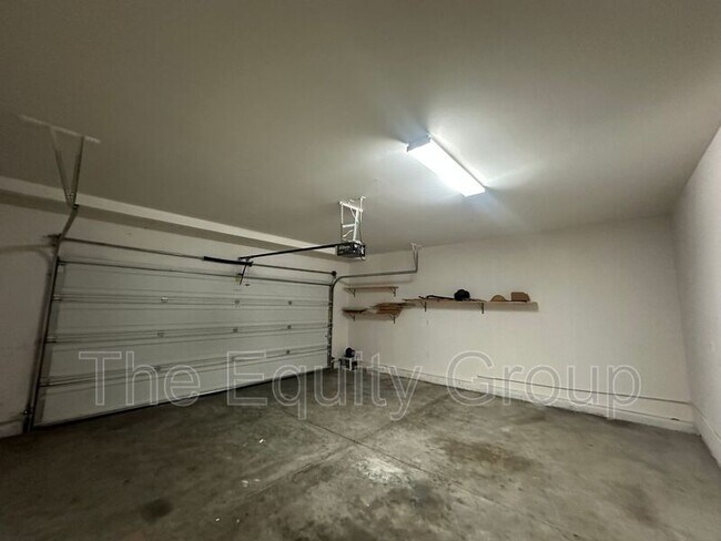 Foto del edificio - 3842 W Buena Vista Ave