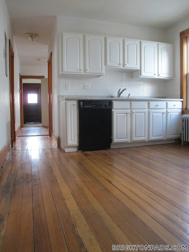 Building Photo - 45 Litchfield St
