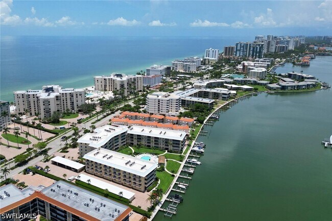Building Photo - 3000 Gulf Shore Blvd N
