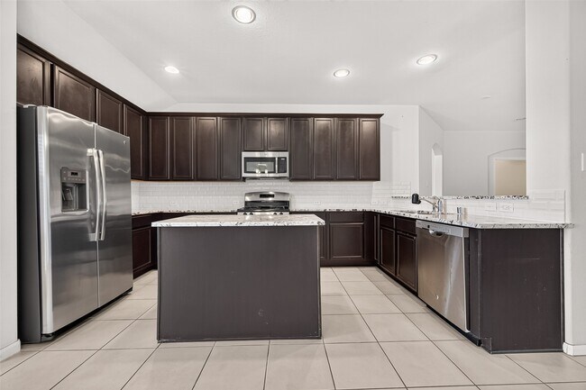 Foto del edificio - 26602 Yukon Straight Dr