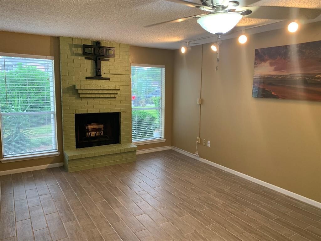 260 El Dorado Blvd Unit 107, Webster, TX 77598 Condo for Rent in