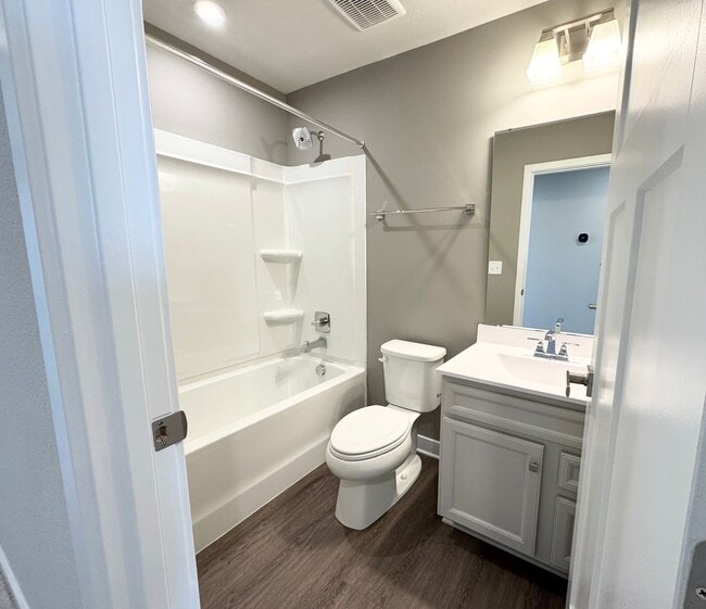 Building Photo - 106 Mizzen Wy