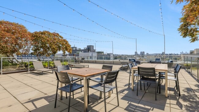 Building Photo - Eleanor