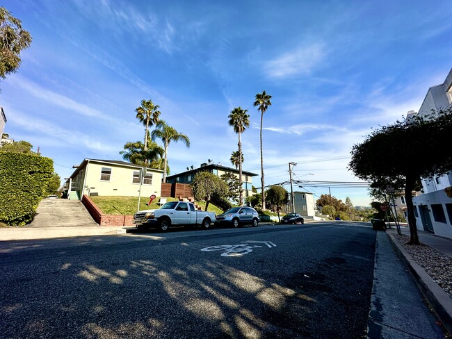 Building Photo - 2813 Highland Ave