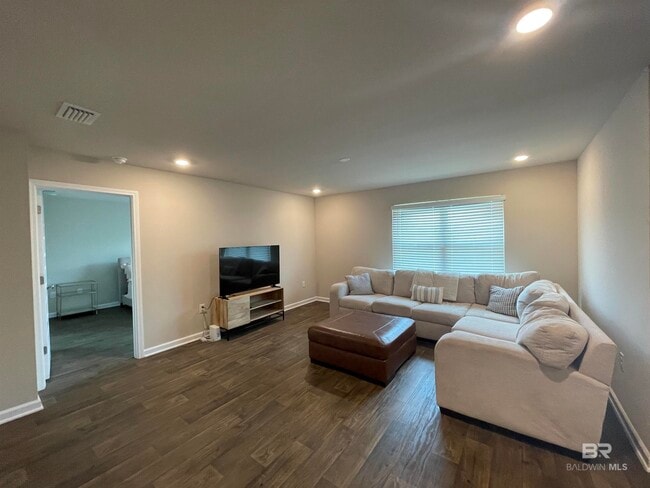 Building Photo - 23976 Songbird Dr