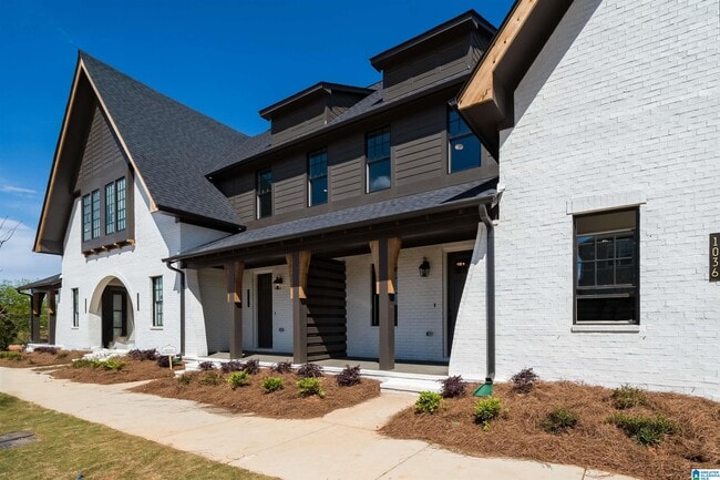 Building Photo - 1038 Windsor Dr