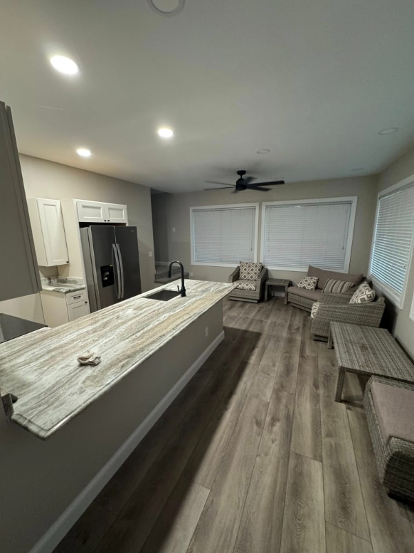 Building Photo - 1 Private Residence Pvt
