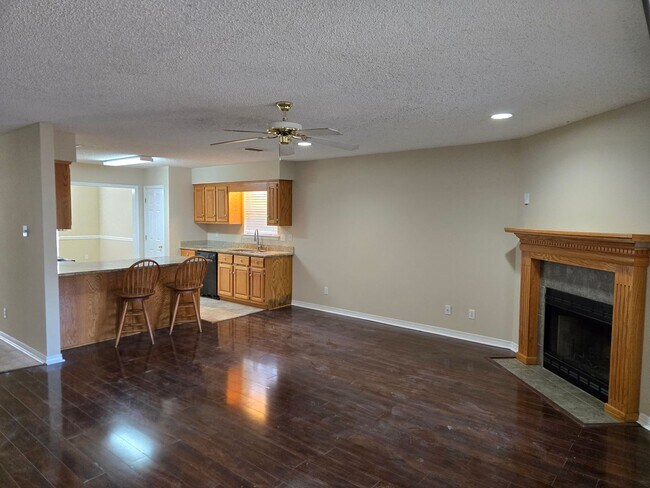 Foto del edificio - Perfectly situated 3/2 with large cul-de-s...