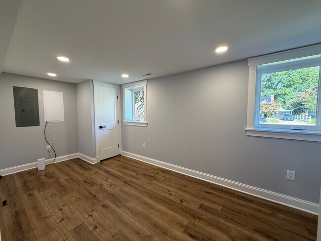 Foto del edificio - 7940 Oakwood Rd