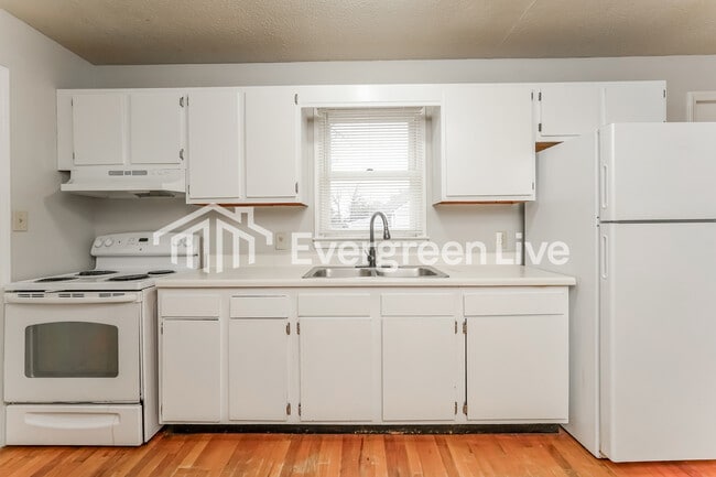 Foto del edificio - 808 Gordon St