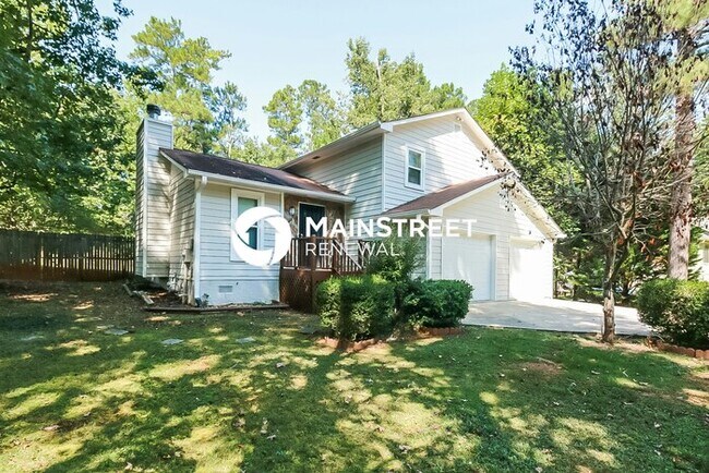 Foto del edificio - 3 Bedroom Pet-Friendly Home in Fairburn, G...