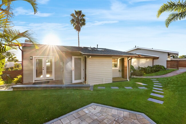 Building Photo - 2663 Solana Way